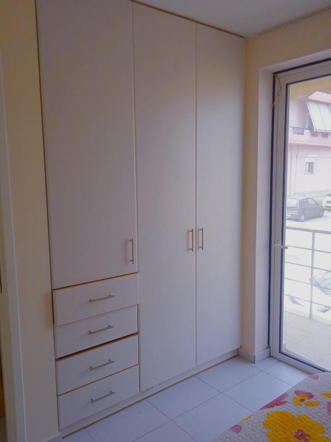 Demy'S Apartment Лаврион Экстерьер фото