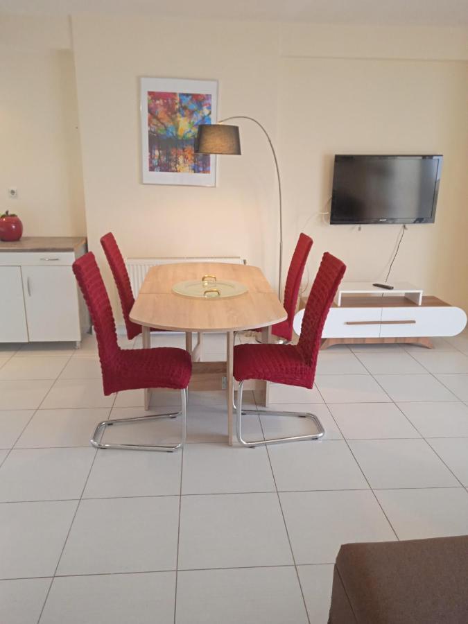 Demy'S Apartment Лаврион Экстерьер фото